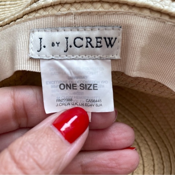 J by J. Crew Straw Beach Hat with Black Pom Poms Wide Brim Sun hat L5538 - Picture 5 of 6
